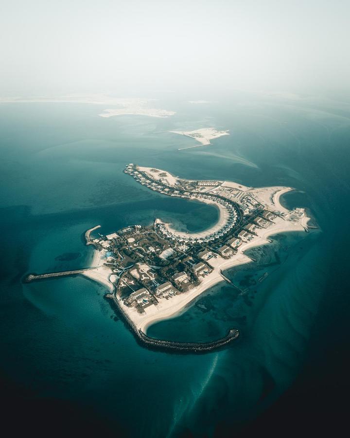 Nurai Island, Saadiyat Hotel Abu Dhabi Exterior photo Aerial view of the island